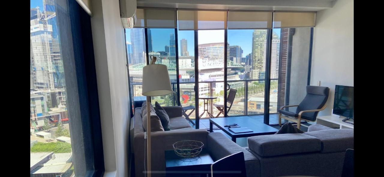 Akom At Docklands Melbourne Bagian luar foto