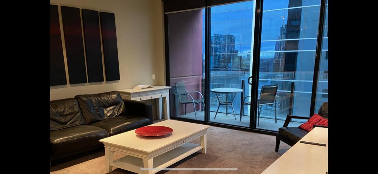 Akom At Docklands Melbourne Bagian luar foto