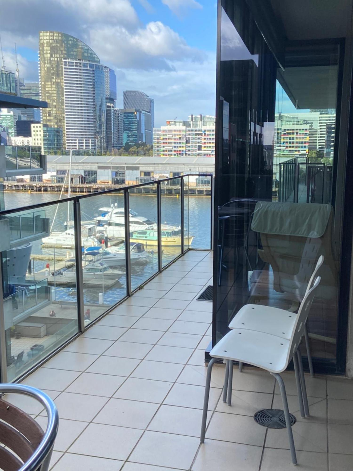 Akom At Docklands Melbourne Bagian luar foto