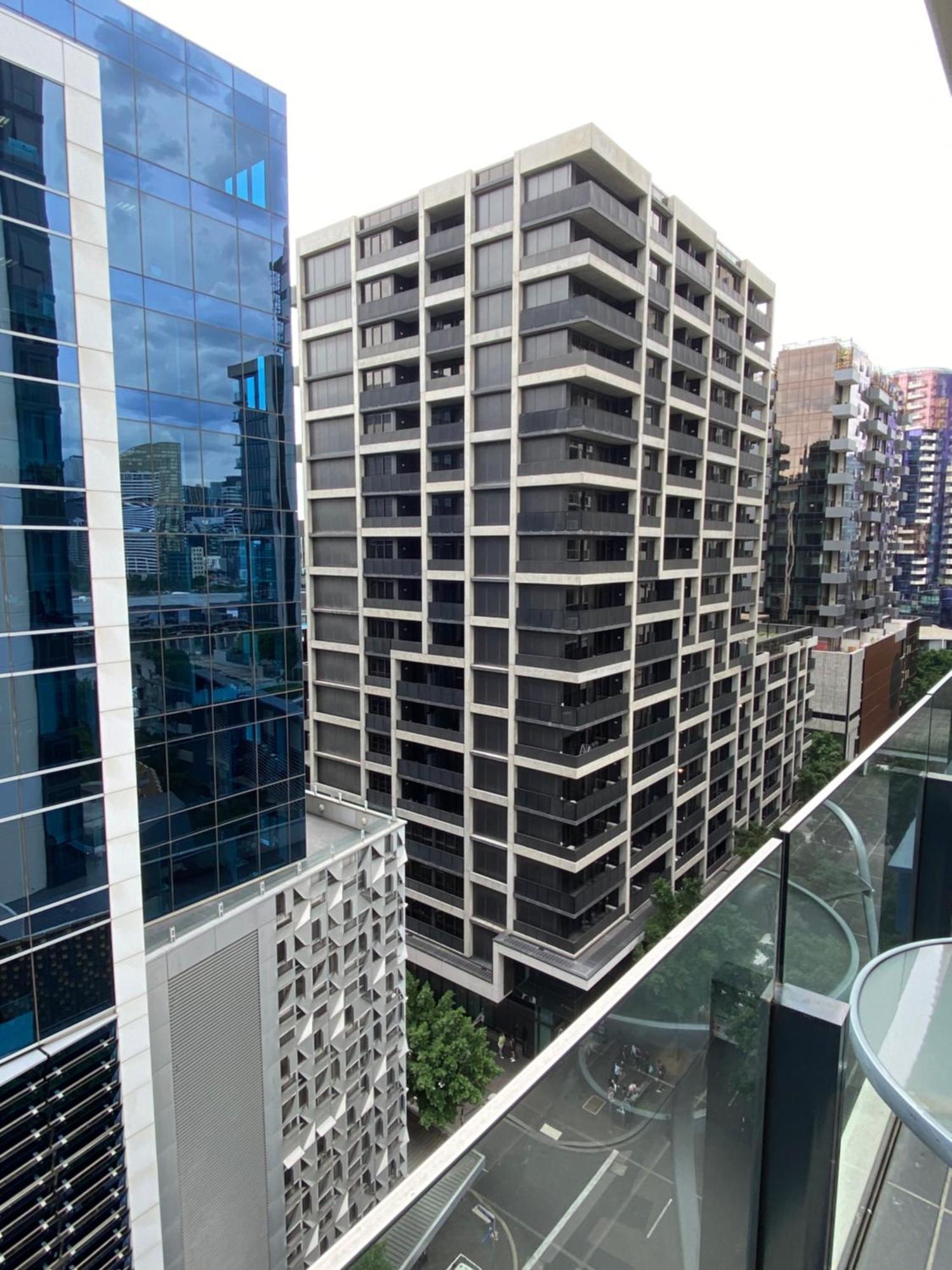 Akom At Docklands Melbourne Bagian luar foto