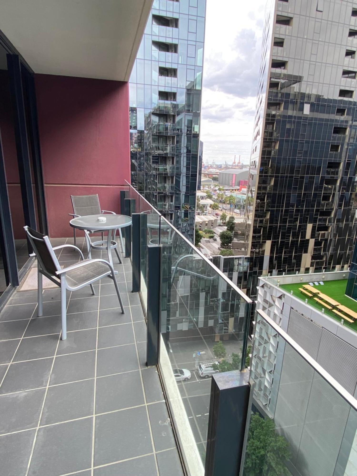 Akom At Docklands Melbourne Bagian luar foto