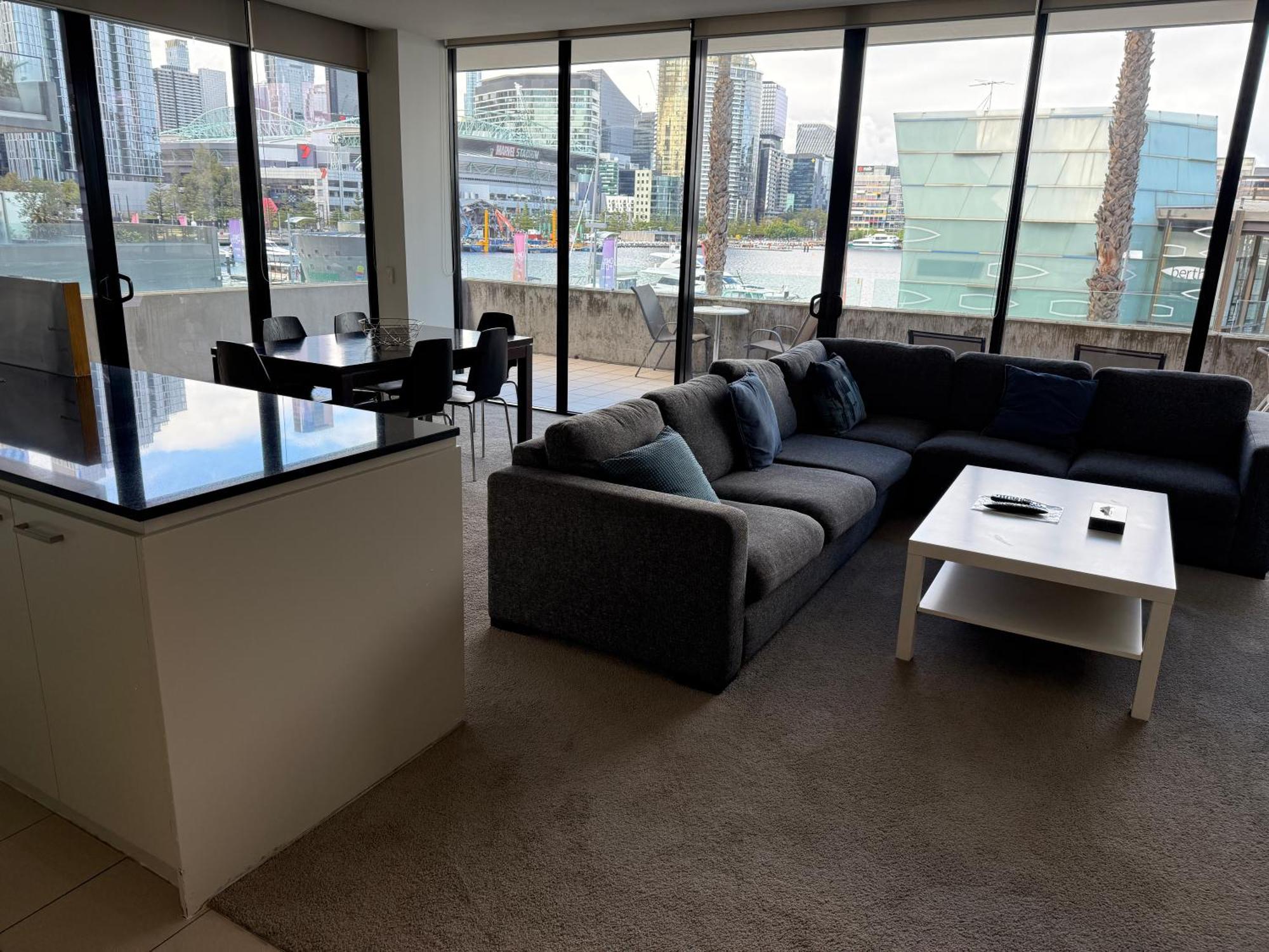 Akom At Docklands Melbourne Bagian luar foto