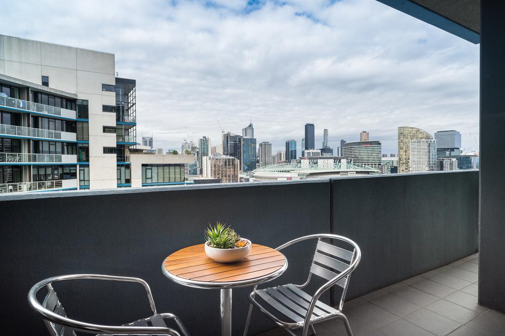 Akom At Docklands Melbourne Bagian luar foto